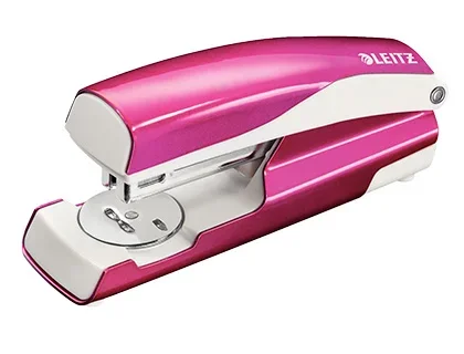 Leitz – Agrafeuse de bureau Nexxt Wow 5502 – Capacité de 30 feuilles – Agrafes 24/6 où 26/6 – Rose